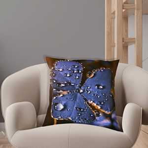 Coussin imprimé goutte d'eau sur fleur - Décoration d'intérieur moderne, 36"x36" - 90x90 cm - Product Image 2