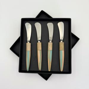 Juego de 4 Cuchillos para Mantequilla de Acero Inoxidable con Mango de Madera y Resina, para Uso en el Hogar y Restaurantes, Juego de Cuchillos para Mantequilla de la Mejor Calidad - Product Image 1