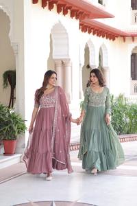 Vestido Anarkali de Georgette Sintética de la Mejor Calidad con Bordado de Hilos Múltiples, Lentejuelas y Cuentas para Mujeres, Ideal para Bodas y Eventos - Product Image 5