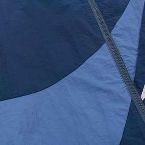 Chaqueta Acolchada de Invierno Estilo Retro Urbano Unisex con Logotipo Personalizado, Diseño con Capucha, Forro de Algodón, Mezcla de Poliéster/Algodón - Product Image 6