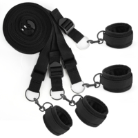 Diskretes Matratzen-Bondage-Set Handschellen Fußfesseln 4 Gepolsterte Fesseln Verstellbare Gurte 4 Farben Passend für Alle Bettgrößen BDSM Erwachsenen-Sexspielzeug