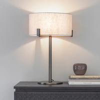 Lampe de sol décorative moderne en forme de Tour Eiffel avec abat-jour rond en tissu pour chambre à coucher, salon, hôtel, décoration de la maison