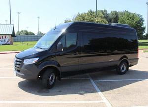 Mercedes-Benz Sprinter 2500 170 à toit surélevé, version passagers, propulsion arrière, diesel, conduite à gauche, intérieur tissu foncé, jantes R17, 8 places, Euro IV, modèle 2024, en excellent état. - Product Image 3