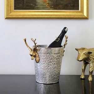 Seau à glace en métal au design tendance, petit refroidisseur à vin et champagne pour bar, support de boissons pour table de fête, accessoire de divertissement peu encombrant - Product Image 5