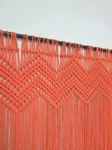 Décoration murale en macramé orange simple, art mural pour salon, chambre à coucher et chambre d'amis, fabrication artisanale en Inde - Product Image 5