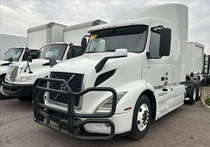 Camión Semi Usado ASEQUIBLE 2020, Vol_vo VNL64T 860 VNL64T860 860 FREIGHTLINER, Camión con Camarote - Product Image 2