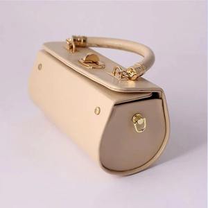 Sac tendance avec bandoulière chaîne et sac à main élégant pour femme, finition élégante - Product Image 2