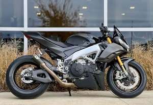 VENTA DE MOTOCICLETAS LISTAS PARA CONDUCIR 2026 - Aprilia Sportbike Tuono V4 Factory 1100 en Venta - Product Image 2