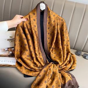 Haute qualité personnalisé 100% foulard en soie pour les femmes respirant léger élégant imprimé motif chaud mode vêtements quotidiens femmes écharpe - Product Image 6