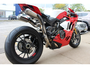 DUCATI PERFORMANCE 2024 V4R CON AKRAPOVIC Y CERO KILÓMETROS EN STOCK, SE ENVIARÁ POR CORREO - Product Image 5