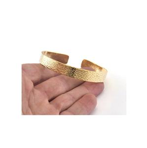 Brazalete de latón para mujer, accesorio de moda, joyería ostentosa única, oro de Dubái de alta calidad, hecho a mano, brillante y pulido - Product Image 1