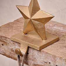 Main Holiday Tabletop Decor Medium Gold Star Una pieza de decoración festiva para cualquier mesa de oficina sala de estar o comedor - Product Image 5