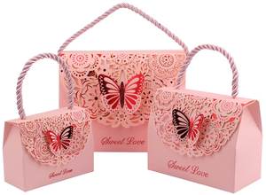 صندوق ورقي مخصص قابل للطي مطبوع بشعار مضلع لتعبئة وتغليف الهدايا والحفلات على شكل فراشات لوصيفات العروسة مزود بيد - Product Image 4