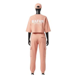 Conjunto deportivo de mujer de alta calidad en algodón y poliéster, top corto de 260 GSM y pantalón con cintura elástica color melocotón. Conjuntos para mujer. - Product Image 2