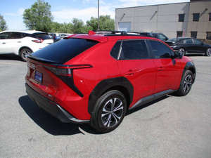 Toyota bZ4X XLE 4 portes Crossover 2025, construit avec soin - Product Image 3