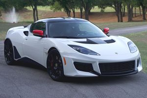 Lotus Evora GT 2020, Bajo Kilometraje, Caja de Cambios Automática, Volante a la Izquierda, Neumáticos R20, Estado Oscuro - Product Image 3
