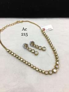 Diseñador atemporal Vintage Kundan Collares DE BODA Joyería exclusiva de latón para novias Damas DE HONOR Fiestas Ceremonias especiales - Product Image 2