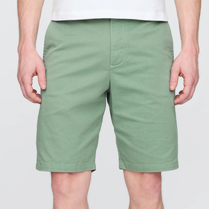 กางเกงขาสั้นผ้าฟลีซผ้าฝ้ายออร์แกนิกสีทึบสำหรับผู้ชายกางเกงขาสั้นออกกำลังกายแบบสองกระเป๋าโลโก้แบบกำหนดเอง - Product Image 2