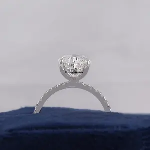 Bague de fiançailles en diamant de laboratoire certifié IGI de 6 carats, style vintage, halo caché, or blanc 14 carats - Product Image 3