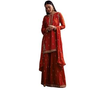 Costume Orange Chinon Sharara avec coupe Dana et paillettes pour les fêtes de mariage en gros événements Sangeet et vêtements ethniques de fête personnalisés - Product Image 2