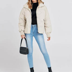 Chaquetas acolchadas de mujer de nuevo estilo 2025 de diseño personalizado Chaquetas acolchadas rellenas de algodón de punto bajo MOQ para mujer - Product Image 5