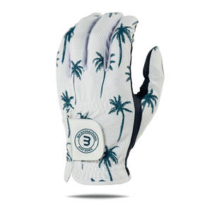 Gants de golf fabriqués au Pakistan, conçus pour le confort et le contrôle, utilisant un tissu doux et flexible pour les séances sur le parcours. - Product Image 1