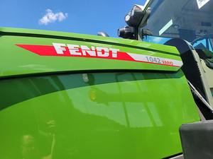 2025 Fendt 1042 Vario Tractor - 420 HP MFWD Tractor with <b>MAN</b> Diesel Engine, SteplessTransmission, and High-Capacity Hydraulics - Product Image 6