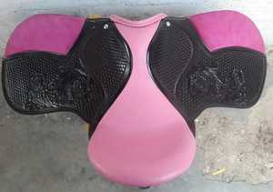 อานหนังแท้สีชมพูอเนกประสงค์สำหรับขี่ม้าและแข่งภาษาอังกฤษสินค้าอินเดียใหม่ - Product Image 4