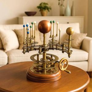 Orrery pulido de lujo de calidad superior con engranajes planetarios giratorios para entusiastas de la astronomía disponible para precio de exportación - Product Image 1