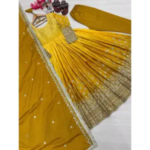 Vestido de Noche Largo con Lentejuelas Bordadas de Diseñador para Ocasiones Formales, Damas de Honor, Fiestas y Eventos - Product Image 1