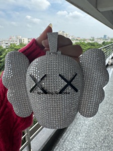 Moissanite VVS1ที่กำหนดเองสำหรับ KAWS จี้เงิน925ชุบทองสไตล์ฮิปฮอปจี้เครื่องประดับชั้นดีและเสน่ห์สำหรับผู้ชาย - Product Image 3