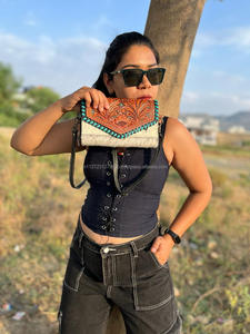 กระเป๋าคลัทช์หนังขนสัตว์ขนาดใหญ่ลายนูนสำหรับผู้หญิงกระเป๋าแบบมีสายสะพายสไตล์ตะวันตกสินค้าใหม่ - Product Image 2