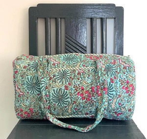 Bolsa de Viaje Deportiva de Gran Capacidad, Informal, de Fin de Semana, con Estampado Floral Verde Claro, Hecha a Mano, de Algodón, Ecológica, para Gimnasio, Yoga y Deportes - Product Image 4