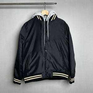 Chaqueta Universitaria Personalizada de Fábrica para Hombre, Chaqueta de Invierno Estilo Bomber de Béisbol con Mangas de Cuero, Estilo Escolar. - Product Image 2