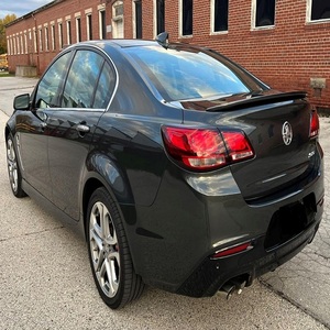 ¡Oferta Imperdible! Chevrolet SS 2017 Súper Limpio, Transmisión Manual de 6 Velocidades, Motor V8, Tracción Trasera, Color Gris Metálico Noche, Sedán de Lujo - Product Image 2