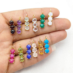 Colgante de Dijes Chapados en Oro con Triple Piedra de Aguamarina, Piedra de Nacimiento |   Abalorio de Joyería DIY de Doble Aro - Product Image 2