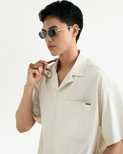 เสื้อเชิ้ตแขนสั้นผู้ชายสไตล์ลำลองสำหรับฤดูใบไม้ร่วง ทรงบ็อกซี่ ระบายอากาศได้ดี น้ำหนักเบา สวมใส่สบายในชีวิตประจำวัน ผลิตในเวียดนาม ลายเรียบ ผ้าไนลอน - Product Image 2