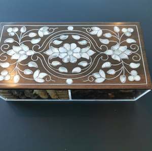 กล่องไม้อะคริลิคผลไม้แห้งงานทำมือพร้อมฝังมุกแม่เคลือบแล็กเกอร์คลาสสิกสำหรับโอกาสพิเศษรอมฎอน - Product Image 1