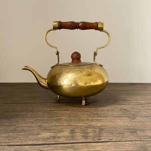 Bouilloire à thé en laiton Royal Finish pour un service à thé de luxe avec des courbes élégantes et une construction robuste et durable - Product Image 5