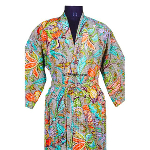 Kimono Ecológico 100% Algodón para Mujer, Cuello en V, Estampado Floral, Túnica de Invierno Kantha, Tela Étnica Tradicional India Hecha a Mano - Product Image 3