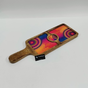 Long plateau de service rectangulaire en bois de manguier imprimé en émail avec poignée et bol à chutney Tradebyd - Product Image 4