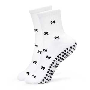 Calcetines de Yoga y Ballet Antideslizantes con Diseño de Lazos y Logotipo Personalizado, Calcetines de Pilates con Agarre de Corazón para Danza y Ejercicio - Product Image 1