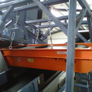 Aimant autonettoyant <span class=keywords><strong>à</strong></span> courroie transversale de 3 pieds de long et 30 pouces de large pour mettre sur un convoyeur tirant le métal hors de la saleté - Product Image 5