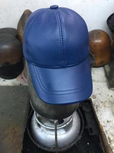 Alla moda berretto da Baseball in pelle a 5 pannelli con Design a quadri ricamati a mano cappello sportivo all'aperto di alta qualità uso all'ingrosso - Product Image 6