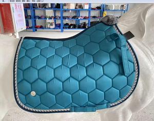 Sudadero Multiusos Personalizado de Alta Calidad con Logotipo para Equitación, Equipo Ecuestre - Product Image 5