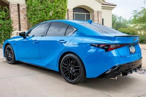 Lexus IS 500 Sport Performance Premium 2024, el más vendido, con motor V8 de 472 HP y paquete de apariencia especial. - Product Image 2