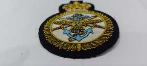 Insignes Wok sur mesure de qualité supérieure patchs d'emblèmes britanniques brodés à la main avec tissu en fil métallique et strass pour la décoration - Product Image 4