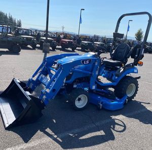 Compre un Tractor Cortacésped LS Usado en Buen Estado con Cargador, Equipo Resistente Usado y Limpio para Uso Profesional, Disponible Ahora - Product Image 2