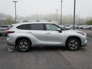 2024 para Highlander Hybrid XLE AWD, 1-25000 millas, 400-500 Nm de par, 400 CV de potencia, 7 asientos, frenos de disco delanteros/tambor traseros - Product Image 3