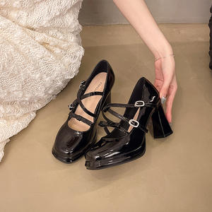 Nouvelles chaussures Mary Jane de style français printemps-été, ballerines rétro britanniques à semelle épaisse en cuir, chaussures à talons hauts élégantes et cool - Product Image 1